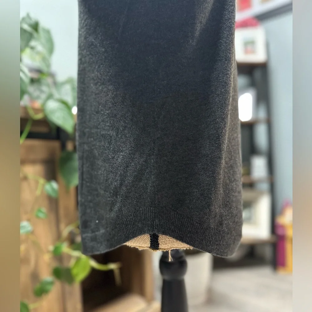 Loft lightweight gray sweater. Size XS. - Picture 3 of 4